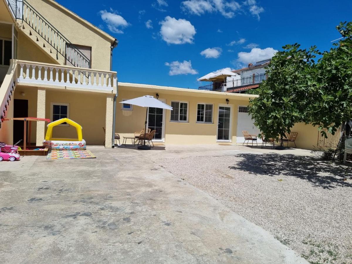 Apartmani Barbarosa Sveti Filip i Jakov Buitenkant foto