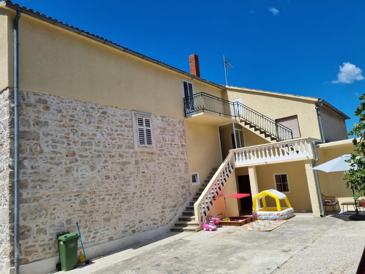 Apartmani Barbarosa Sveti Filip i Jakov Buitenkant foto