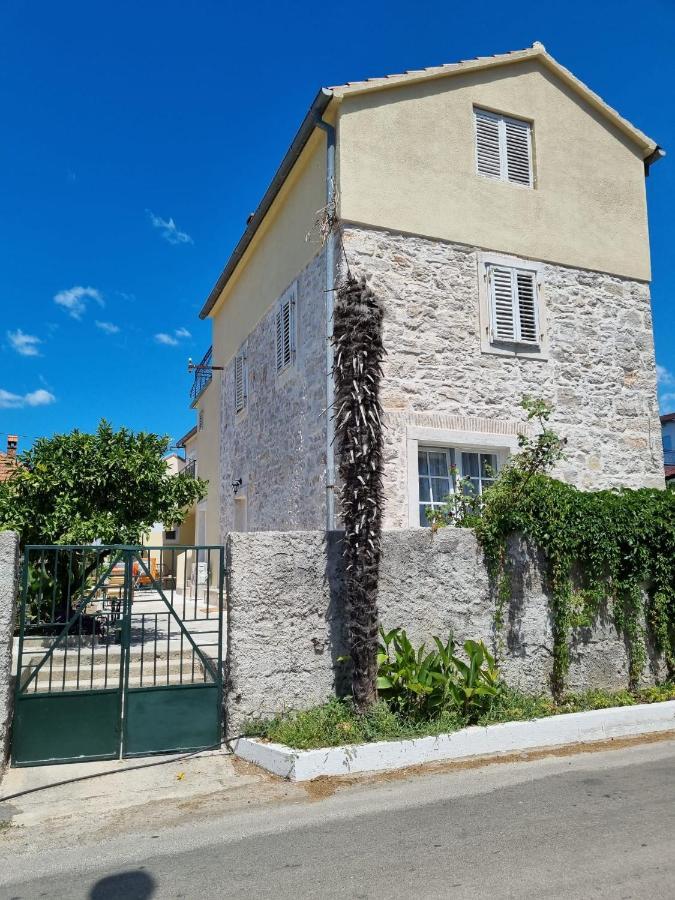 Apartmani Barbarosa Sveti Filip i Jakov Buitenkant foto